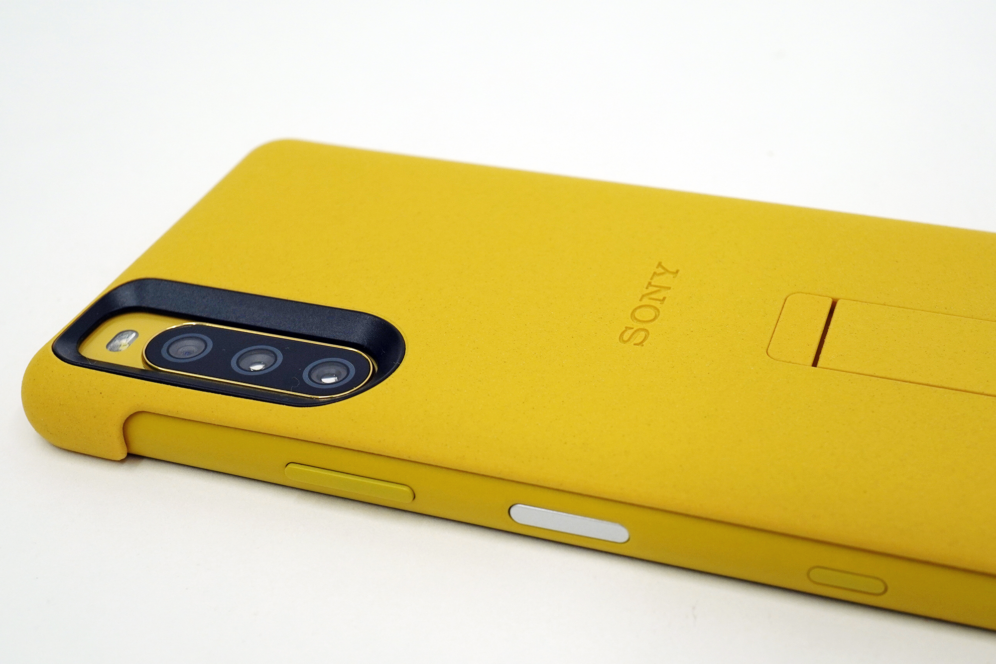 ドコモオンラインショップ限定のイエローカラーの「Xperia 10 III SO 