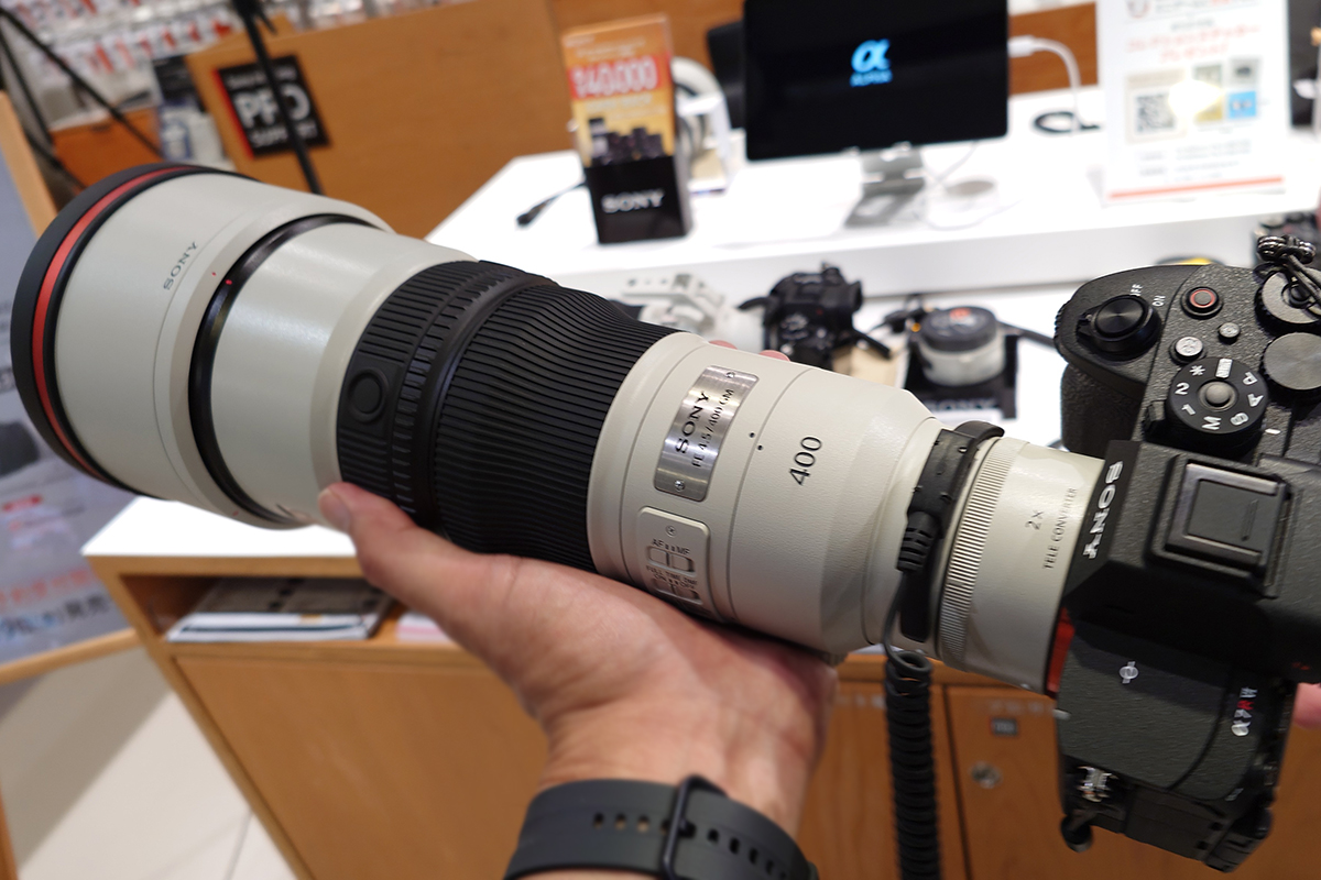 SEL400F45GMにSEL20TCを付けてαに装着したところ