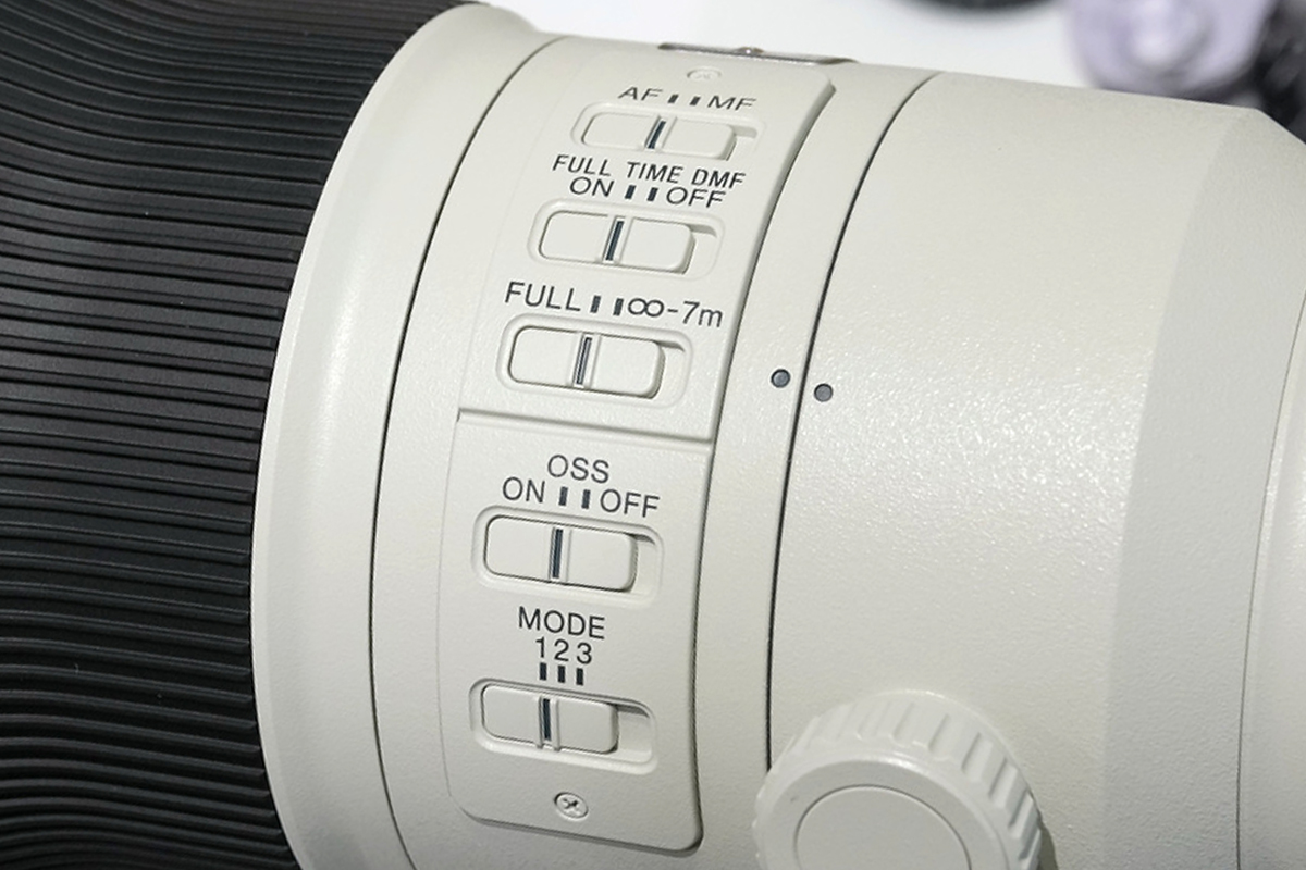 SEL600F63GMのスイッチ類。AF/MF、フルタイムDMF、フォーカスレンジリミッター、手ブレ補正、手ブレ補正モード