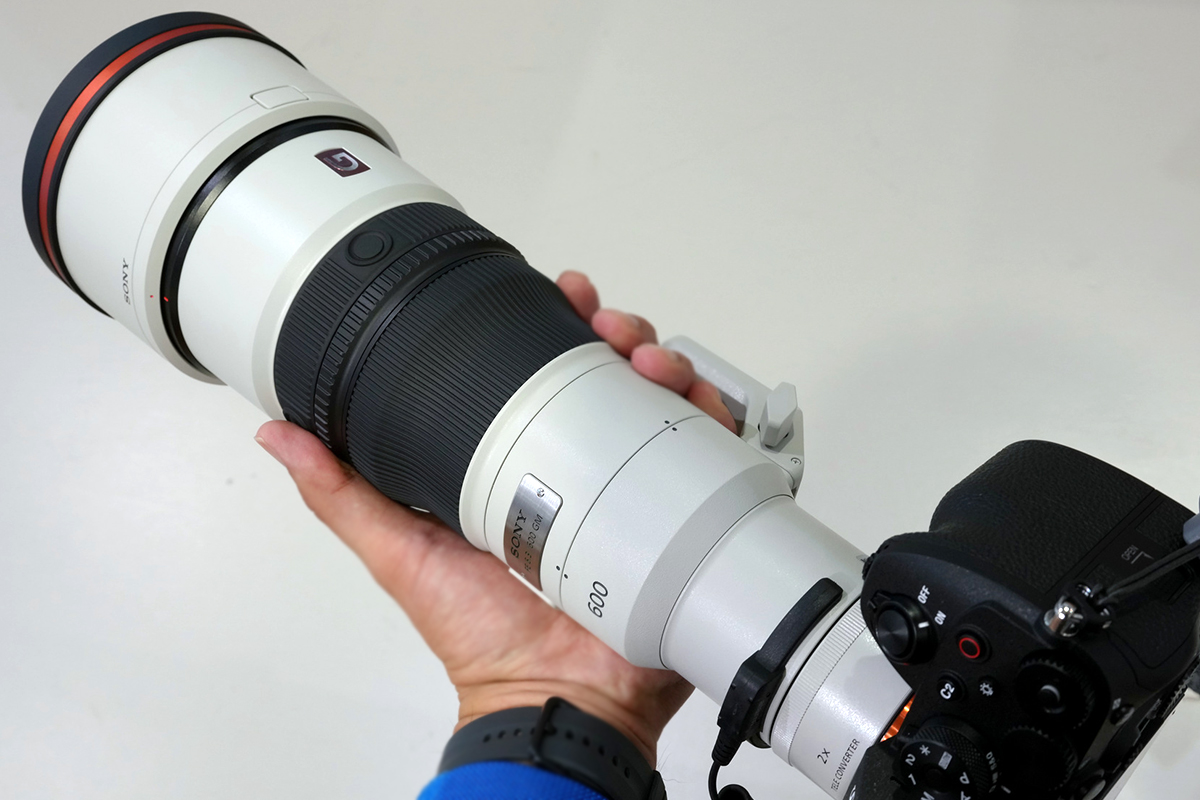 SEL600F63GMにSEL20TCを付けてαに装着したところ