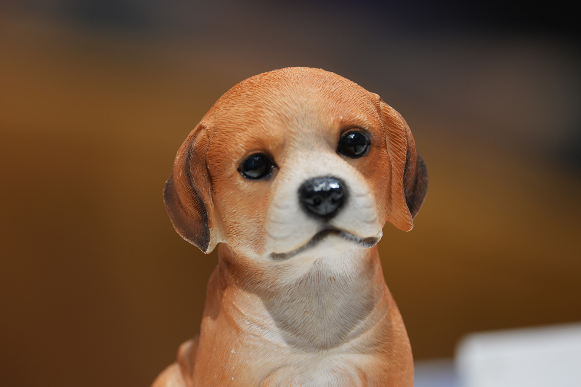 SEL400F45GMで近づいて撮った犬の置物