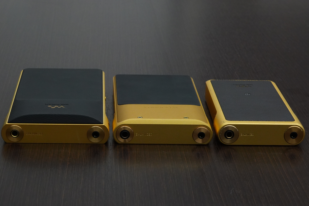 左からNW-WM1ZM3、NW-WM1ZM2、NW-WM1Zの天面。ヘッドホン端子と厚みの比較